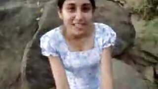 Senhora Sensual ejacula na bunda com a ajuda de um massagista vídeo pornô coroas gostosas
