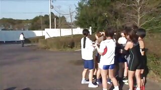 Cavalheiro impertinente penetra na merda das garotas vídeo pornô coroas gostosas apertadas