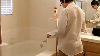 Menina chinesa leva um pau latejante vídeos pornô de coroas brasileiras na boca.