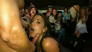 Senhora no vídeo pornô de coroas gostosas vibrador masturbador rosa