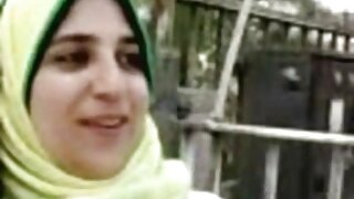 Olhos estreitos pararam no pênis vídeo de pornô só as coroas gostosas com uma bucetinha apertada