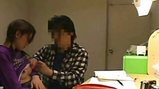 Calouros japoneses safados masturbando ativamente porno mulheres velhas o pau de um homem